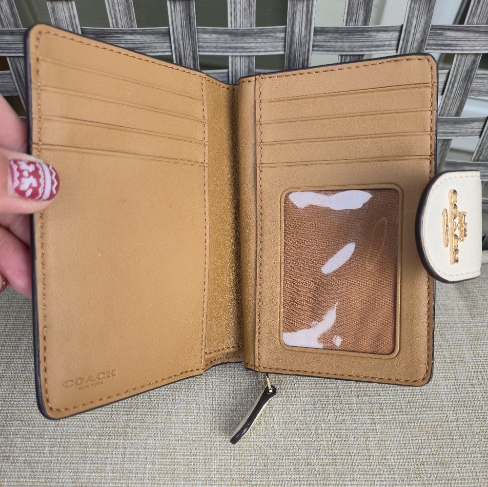 Coach Medium Corner Zip Wallet - Picture 11 of 15
